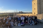 Groupe sur le pont romain de Cordoue - Lycée polyvalent Julien Gracq de Beaupréau 