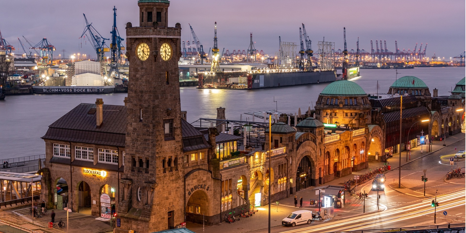 Hafen Uhrturm Hamburg